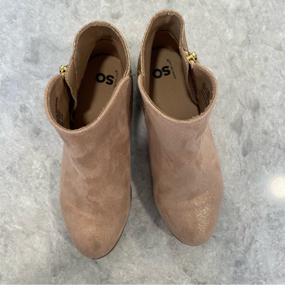 Size 2 girls zip up boots. So brand. - Picture 6 of 6